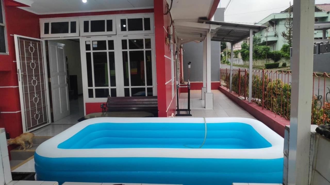Villa Musti Green Apple Cipanas Sindanglaya Exterior foto